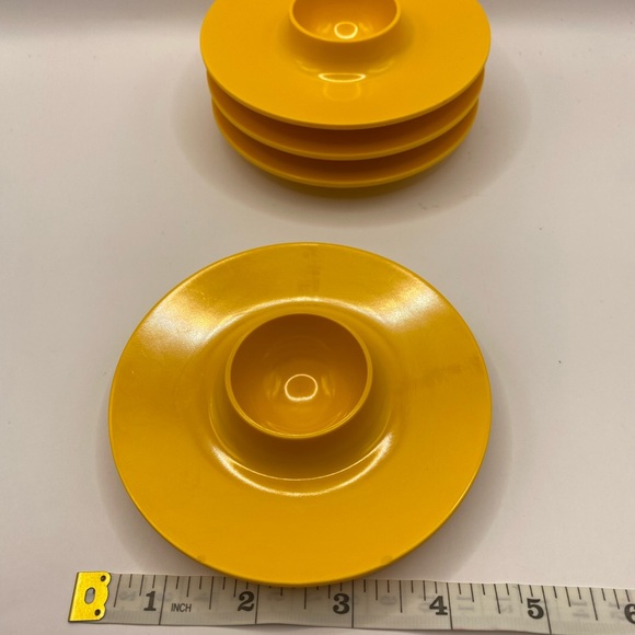 Rosti Mepal egg cups in yellow. Vintage melamine - Picture 8 of 8